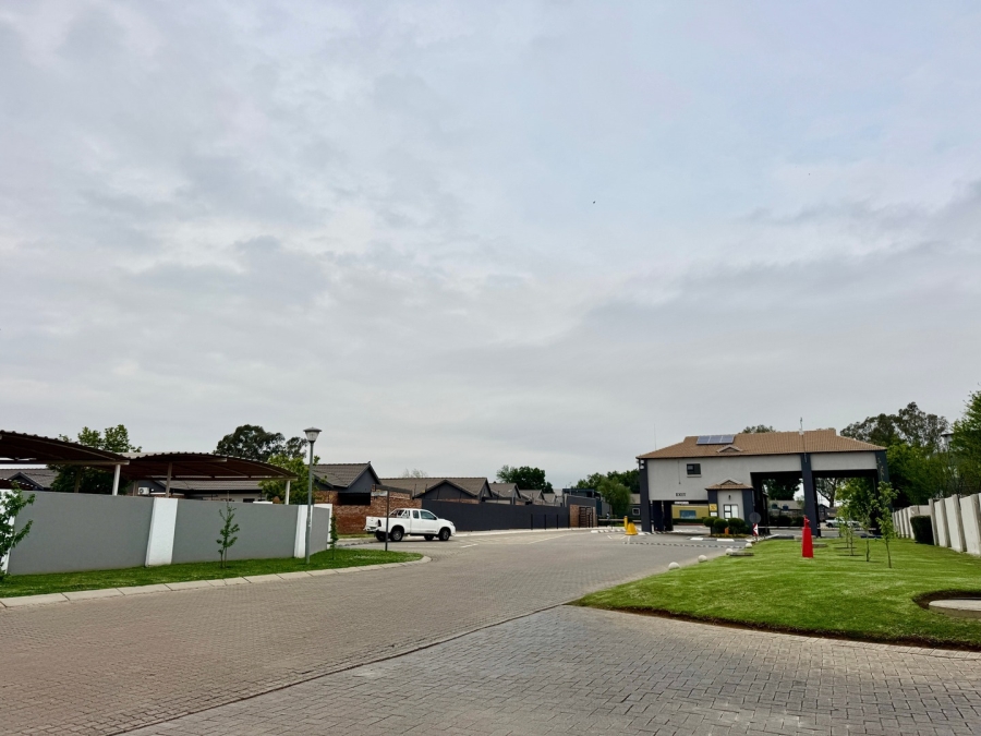 1 Bedroom Property for Sale in Van Der Hoff Park North West